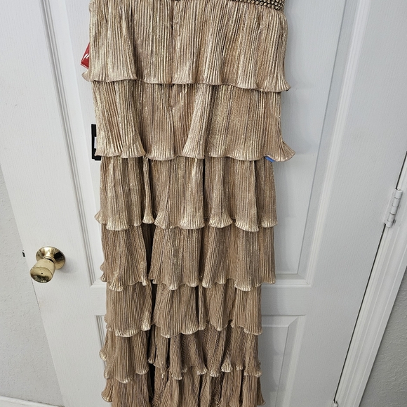 Mac Dugga Ieena Metallic One Shoulder Ruffle Tiered Gown Black Gold Sz 4 NWT - Picture 12 of 13